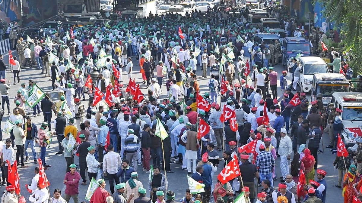 کسانوں کا ’پارلیمنٹ گھیراؤ‘ ایک ہفتہ کے لیے ملتوی، کسان لیڈران اور افسران کے ساتھ میٹنگ کے بعد فیصلہ