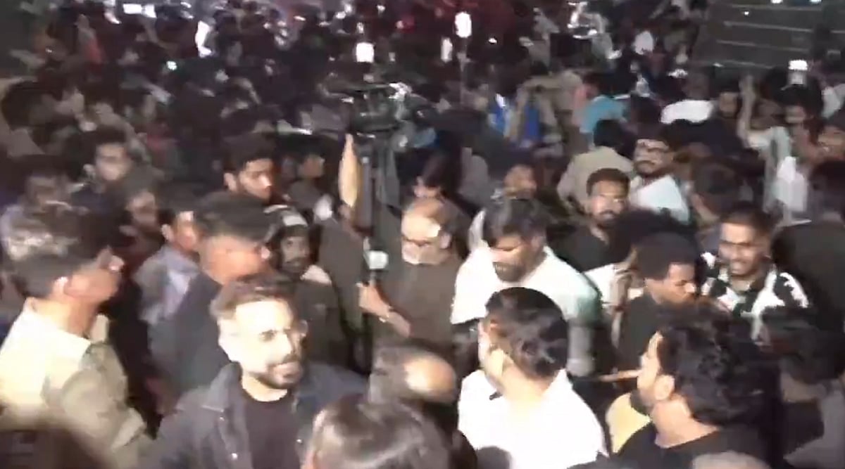 پشپا-2 کے پریمیئر شو کے دوران بے قابو ہوئی بھیڑ، بھگدڑ میں ایک خاتون کی موت، 2 زخمی