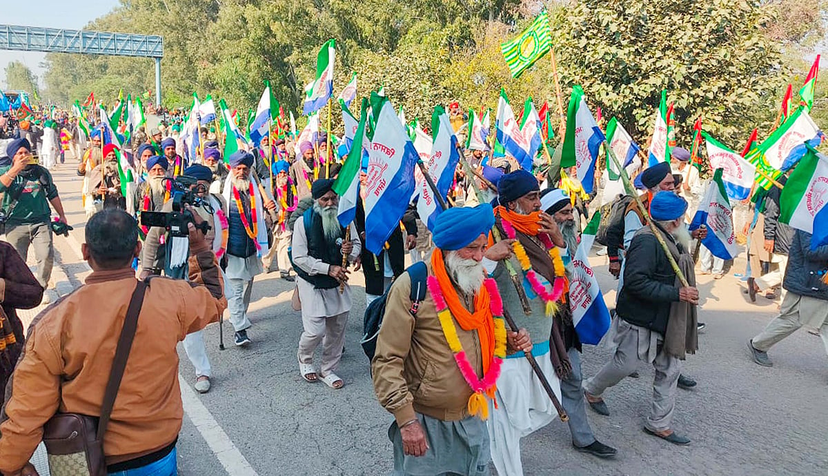 پنجاب میں کسانوں کا احتجاج، وزیر اعلیٰ کی ناراضگی کے بعد پولیس کی کارروائی