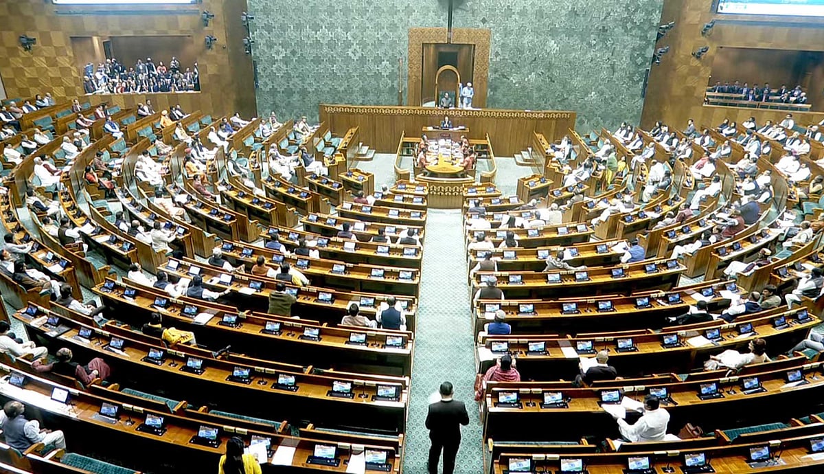 سرمائی اجلاس: پارلیمنٹ کے دونوں ایوانوں میں ہنگامہ آرائی، کارروائی ملتوی