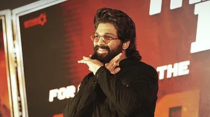 حیدر آباد بھگدڑ واقعہ: مشہور و معروف اداکار اَلو ارجن کو پولیس نے کیا گرفتار، تھانے میں ہوئی پوچھ تاچھ