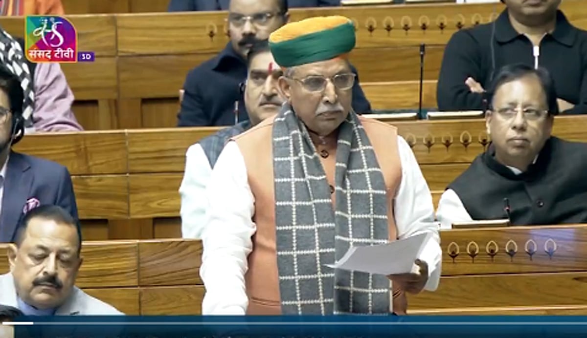 'ایک ملک-ایک انتخاب' بل لوک سبھا میں پیش، کانگریس سمیت اپوزیشن جماعتوں نے کی زبردست مخالفت