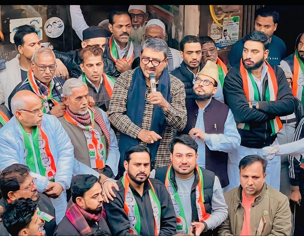 قرآن کریم کی بے ادبی کرنے والے رکن اسمبلی نریش یادو کو ٹکٹ دینے پر مصطفی آباد میں کانگریس کا مظاہرہ