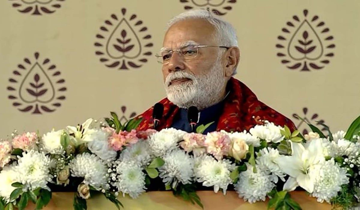 انتخابات سے قبل دہلی میں وزیر اعظم کا 4300 کروڑ کا تحفہ، غریبوں کو مکانات کی چابیاں دی گئیں