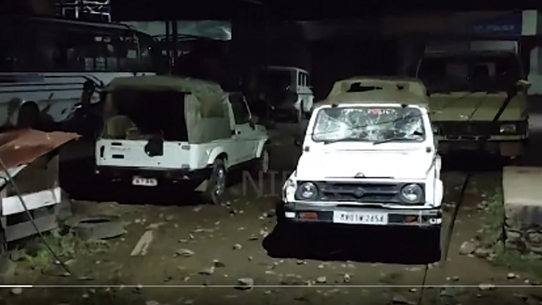 منی پور کے کانگ پوکپی میں بھیڑ نے ایس پی آفس پر کیا حملہ، کئی پولیس اہلکار زخمی