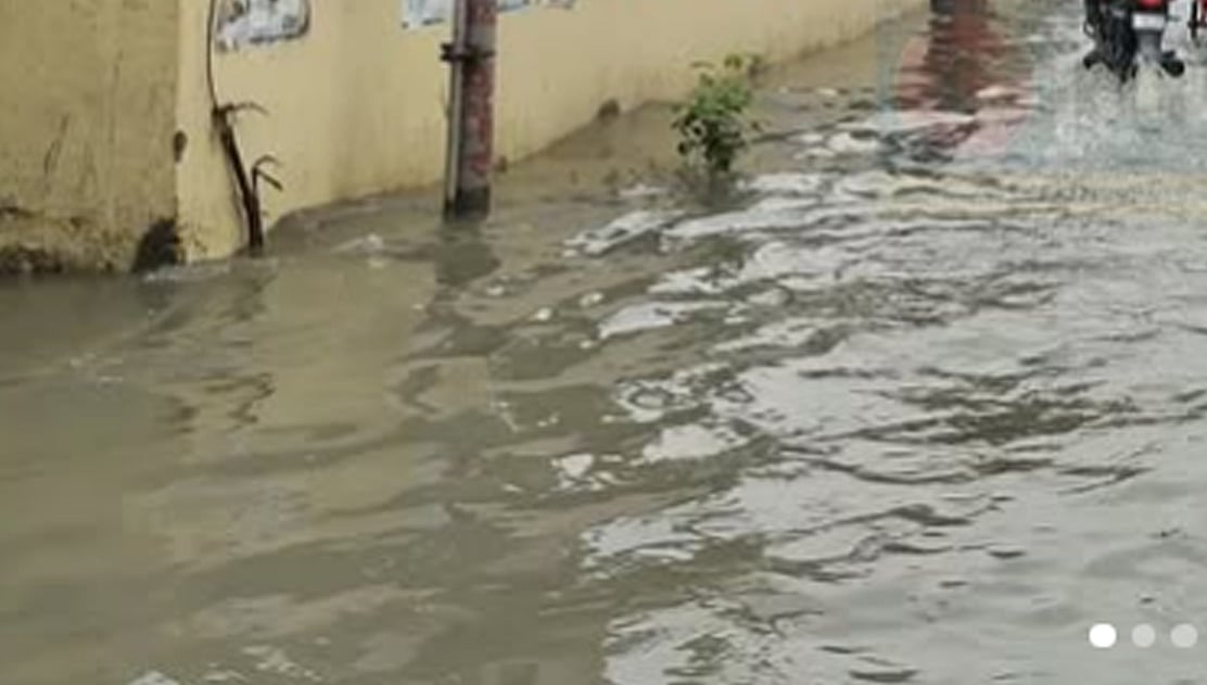 آبی جماؤ کی وجہ سے نوح کا جیونت گاؤں جزیزہ میں تبدیل، دیہی لوگوں کی گزر بسر ہوئی مشکل