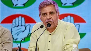 کیجریوال نے صرف خواب دکھائے اور سفید جھوٹ بولا: سندیپ دکشت