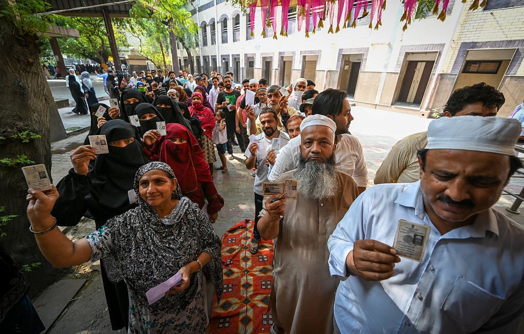دہلی کی اقلیتوں کو ڈر اور جذبات سے اوپر اٹھ کر ووٹ دینا چاہئے