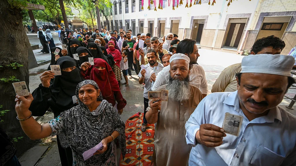 <div class="paragraphs"><p>دہلی میں ووٹنگ کی فائل تصویر / Getty Images</p></div>