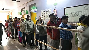 دہلی اسمبلی انتخابات کے لیے ووٹنگ شروع، سکیورٹی کے سخت انتظامات