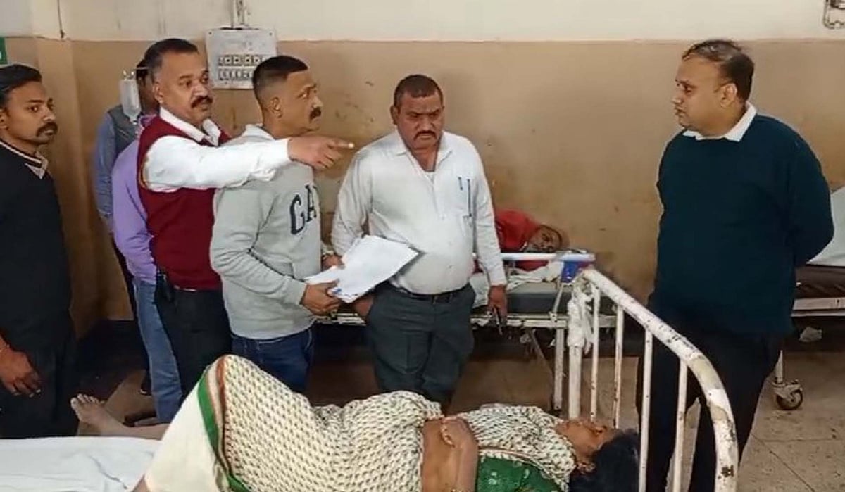 اندور: ٹینکر اور ٹریولر گاڑی میں شدید تصادم، 6 افراد ہلاک، 17 زخمی