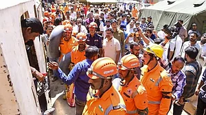 تلنگانہ: سرنگ میں پھنسے مزدوروں کو نکالنے کی کوششیں تیز، ریسکیو آپریشن میں شامل ہوئی سلکیارا ٹنل والی ٹیم