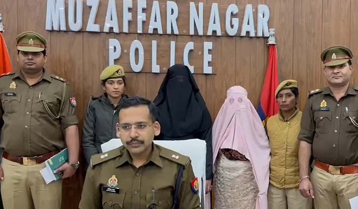 تحفے اور شادی کا فریب! خاتون سے 4.5 لاکھ کی ٹھگی، دو خواتین گرفتار