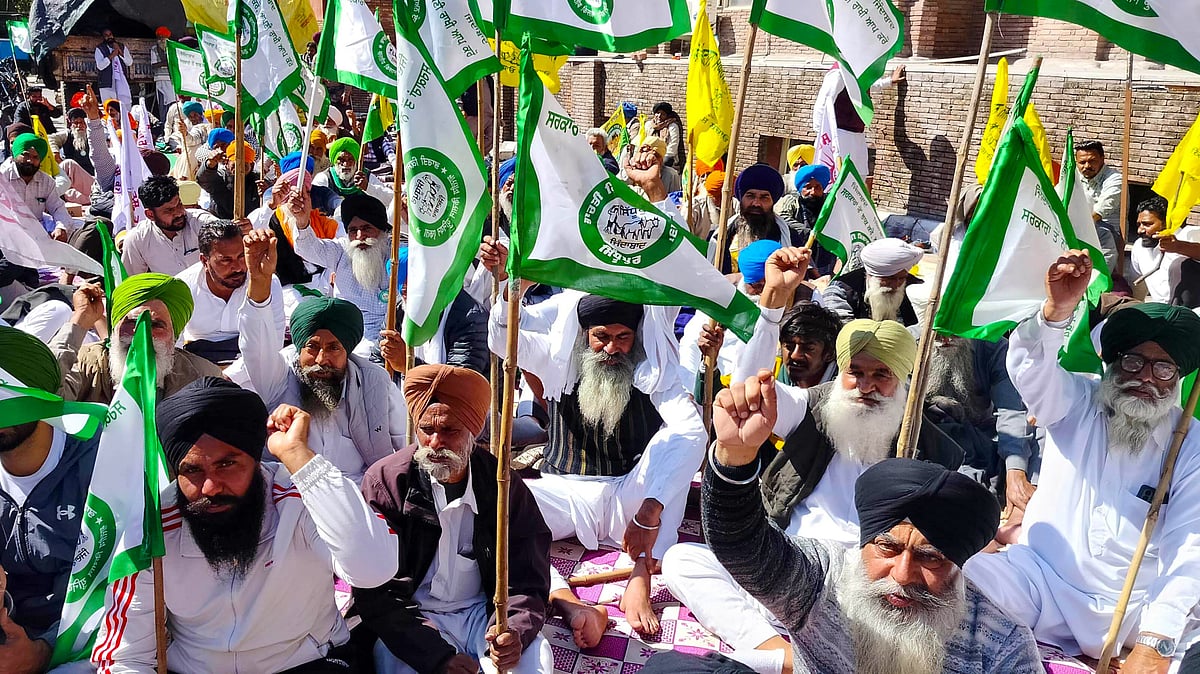 پنجاب: پولیس نے کسانوں کو چندی گڑھ جانے سے روکا، کسانو ں کی تنظیم نے 7 مارچ کو اجلاس بلایا