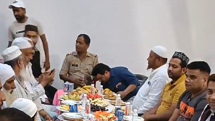 میرٹھ: پولیس چوکی میں افطار پارٹی کرانا پڑا مہنگا، ایس ایس پی نے چوکی انچارج کو لائن حاضر کر تحقیقات کا دیا حکم