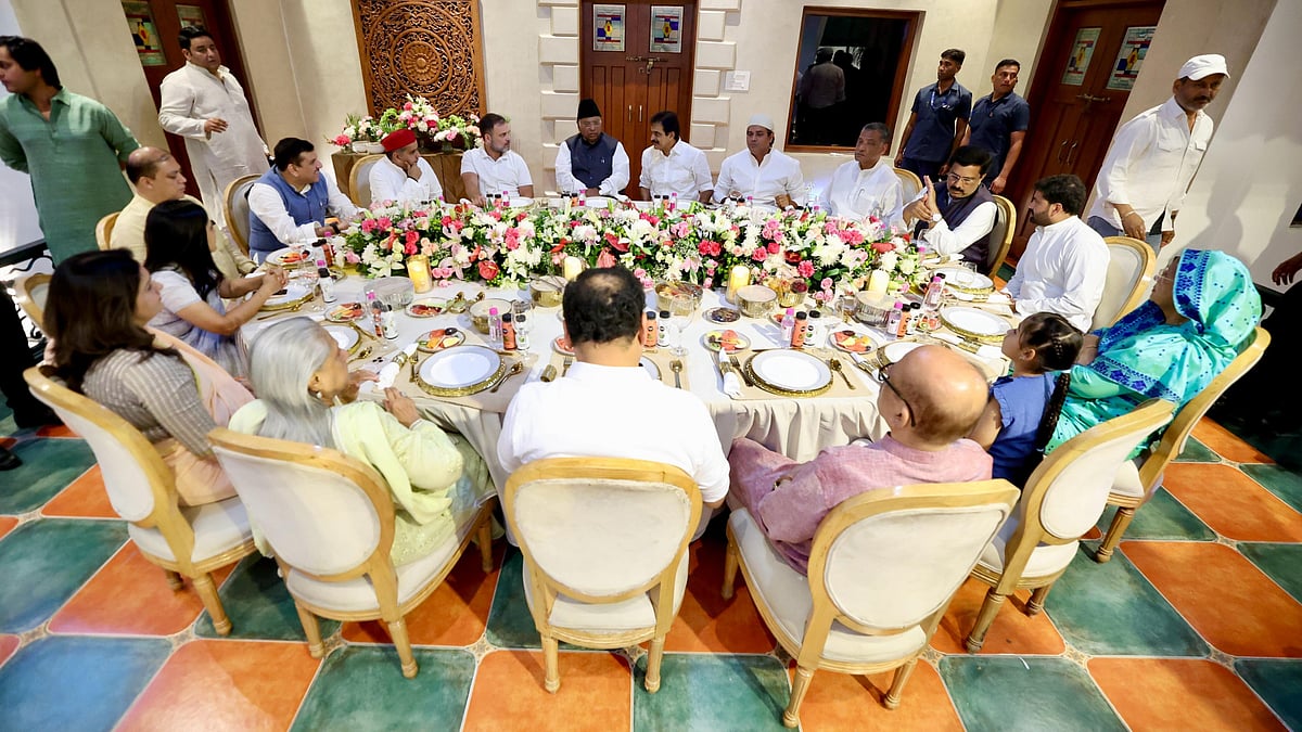 عمران پرتاپ گڑھی کی افطار پارٹی میں نظر آئے ’انڈیا اتحاد‘ کے لیڈران، راہل گاندھی اور ملکارجن کھڑگے کی بھی شرکت