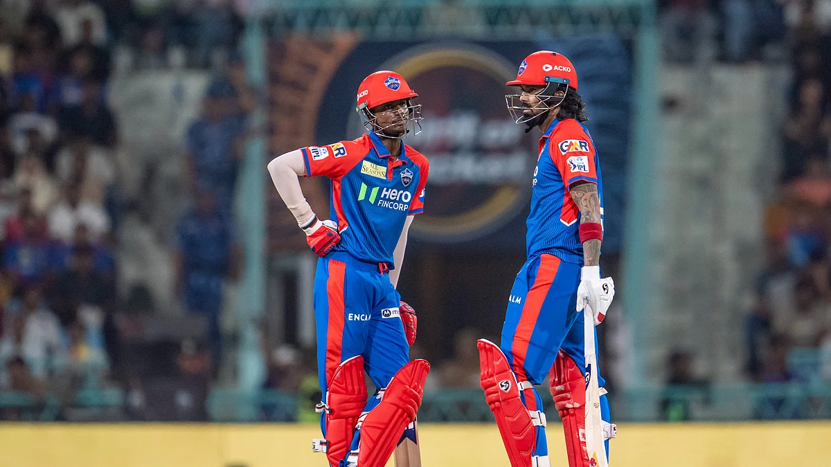 <div class="paragraphs"><p>کے ایل راہل اور ابھشیک پوریل، تصویر <a href="https://x.com/IPL">@IPL</a></p></div>