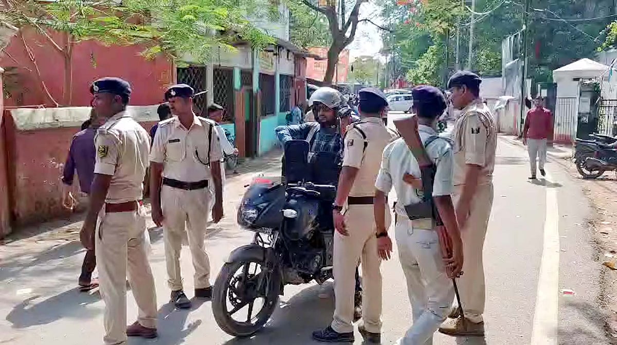ای میل کے ذریعے بم سے اڑانے کی دھمکی کے بعد پٹنہ سول کورٹ بند، تینوں دروازوں پر سخت سکیورٹی