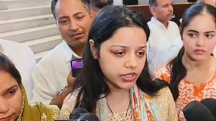 پہلگام حملہ: ’میں مسلمانوں یا کشمیریوں کے خلاف برا سلوک نہیں چاہتی‘، مقتول فوجی کی بیوی ہمانشی امن کی خواہش