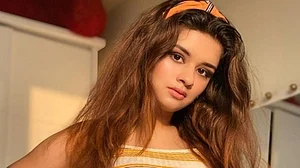 اونیت کور کی تصویر کو لائیک کرنے پر ویراٹ کوہلی کو دینی پڑی صفائی