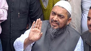 ممتاز عالم دین مولانا غلام محمد وستانوی کا انتقال، علمی و تعلیمی دنیا میں غم کی لہر