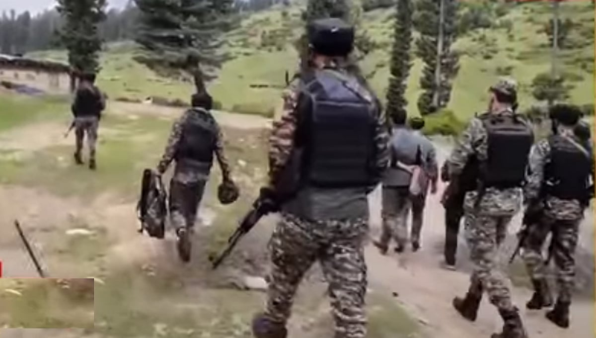 جموں و کشمیر: سیکورٹی فورسز نے دہشت گردوں کی مدد کرنے کے الزام میں 23 افراد کو کیا گرفتار