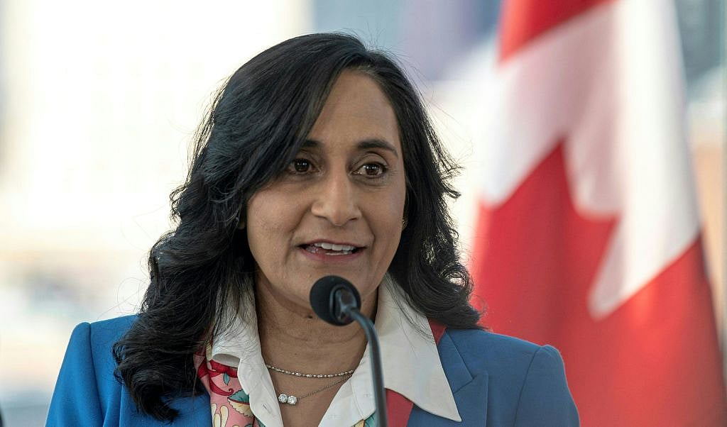 کینیڈا کی وزیر خارجہ بنی انیتا آنند، ہند نژاد پہلی ہندو خاتون کو سفارتی محاذ کی کمان