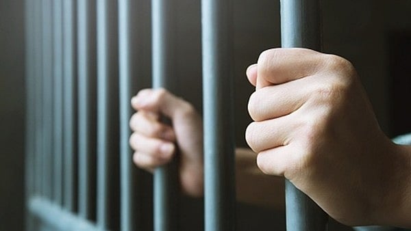 پاکستان میں جیل بریک، زلزلہ کے جھٹکوں کا فائدہ اٹھا کر کراچی کی ملیر جیل سے 216 قیدی فرار