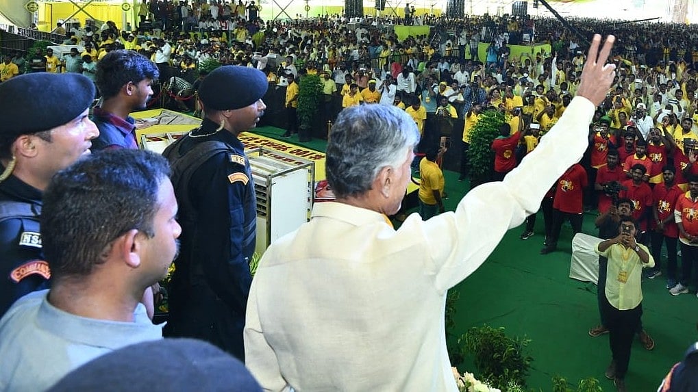 پانچ سو روپے کے نوٹ پر پابندی سے ہی بدعنوانی ختم ہوگی، چندرابابو نائیڈو کا یہ بیان کیوں؟