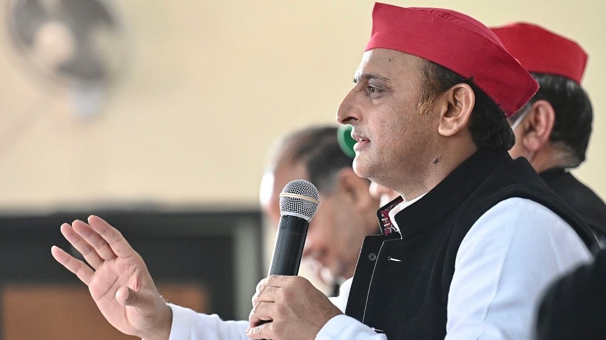 اکھلیش نے بی جے پی پر لگایا طبی سہولیات کو برباد کرنے کا الزام