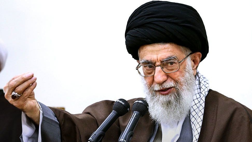 ایران کی راجدھانی تہران سے جنوب کے کسی شہر میں شفٹ کرنے کی تیاری، صدر نے خامنہ ای کو بھیجی قرارداد
