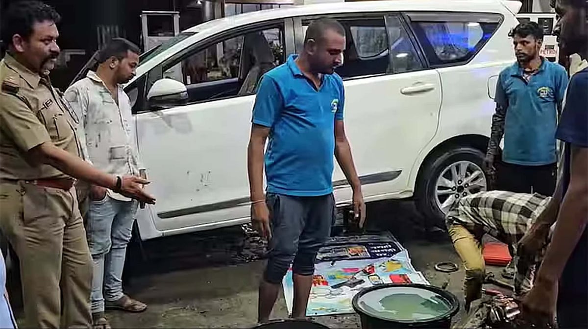 مدھیہ پردیش: وزیر اعلیٰ موہن یادو کے قافلے کی 19 گاڑیاں بند، ڈیزل میں پانی کی ملاوٹ کا انکشاف، پٹرول پمپ سیل