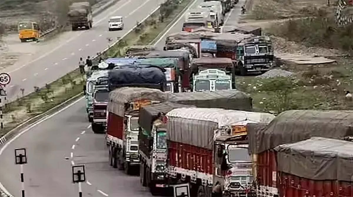 مہاراشٹر میں 2 لاکھ ٹرکوں کی غیر معینہ ہڑتال، ای-چالان اور ہراسانی کے خلاف احتجاج