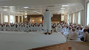 ’مکتب ایمان کی بقاء، دین کی حفاظت اور نسل نو کی تربیت کا قلعہ ہے‘، مولانا محمود مدنی کا مکاتب کے ذمہ داروں سے خطاب