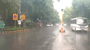 دہلی۔این سی آر میں جھما جھم بارش سے موسم ہوا خوشنما، لوگوں کو اومس بھری گرمی سے ملی راحت