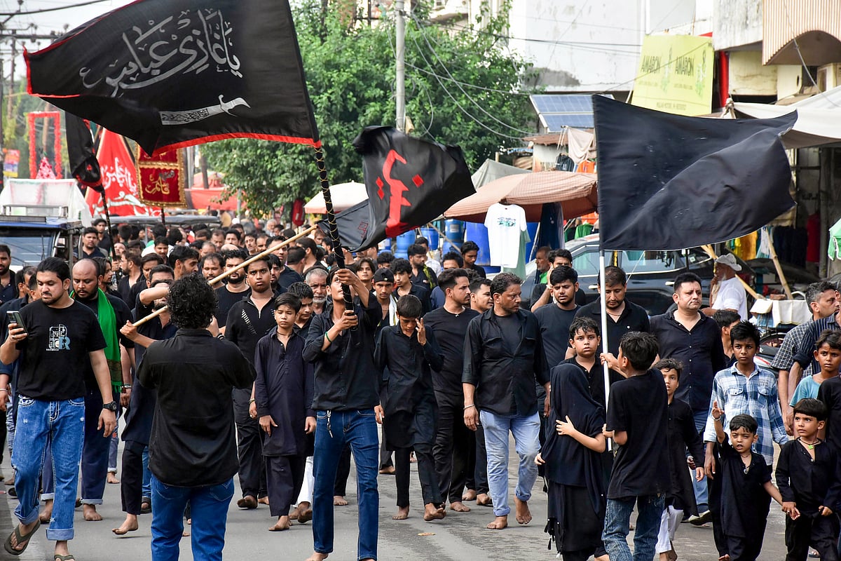 یومِ عاشورہ پر ہندوستان بھر میں جلوسِ عزا، مجالس اور کربلا کی یاد سے معمور ماحول