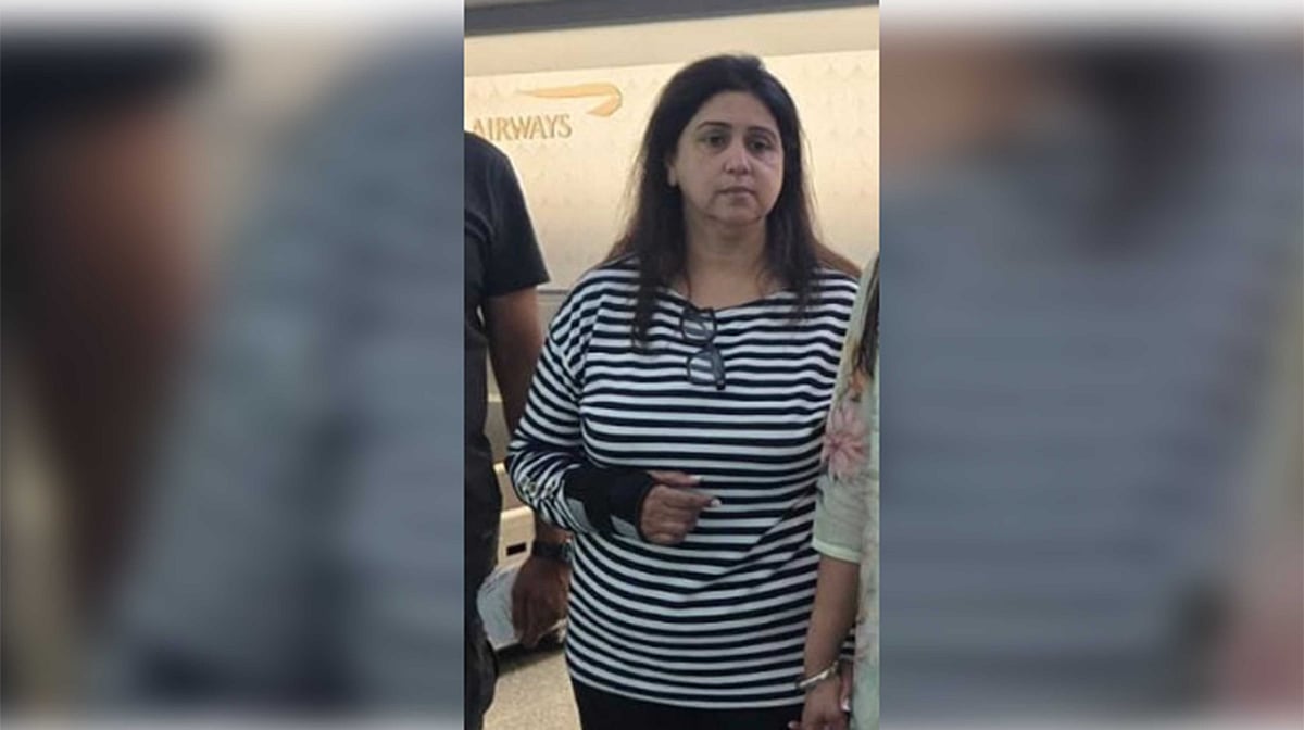 دو دہائیوں سے مفرور، آخرکار گرفتار، مونیکا کپور کو امریکہ سے ہندوستان لائی سی بی آئی
