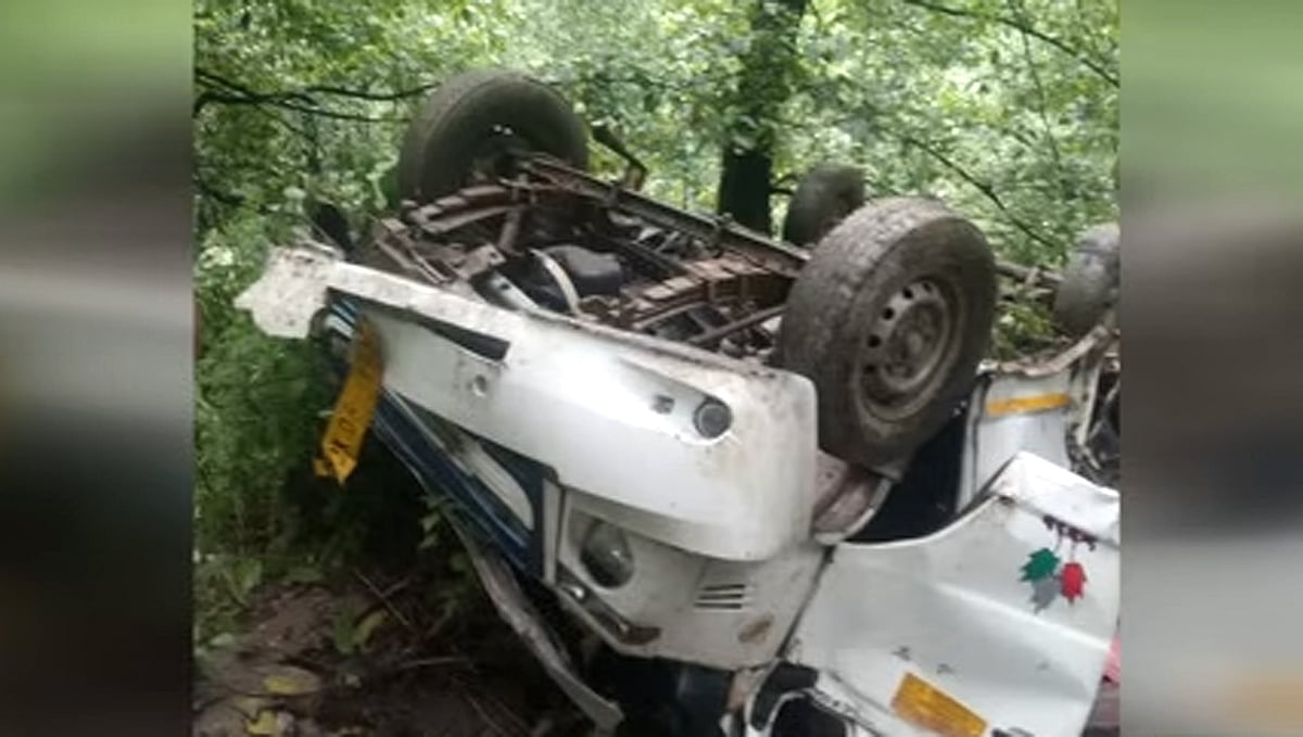 جموں و کشمیر کے ڈوڈہ میں کھائی میں گرا ٹیمپو ٹریولر، 7 لوگوں کی موت کا اندیشہ، کئی زخمی