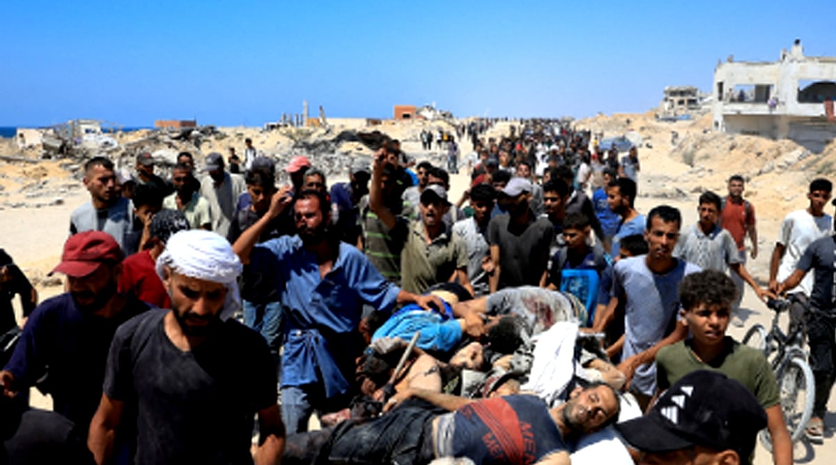 غزہ میں فاقہ کشی کو مجبور شہریوں پر پلٹا امدادی ٹرک، 20 افراد جاں بحق، متعدد زخمی