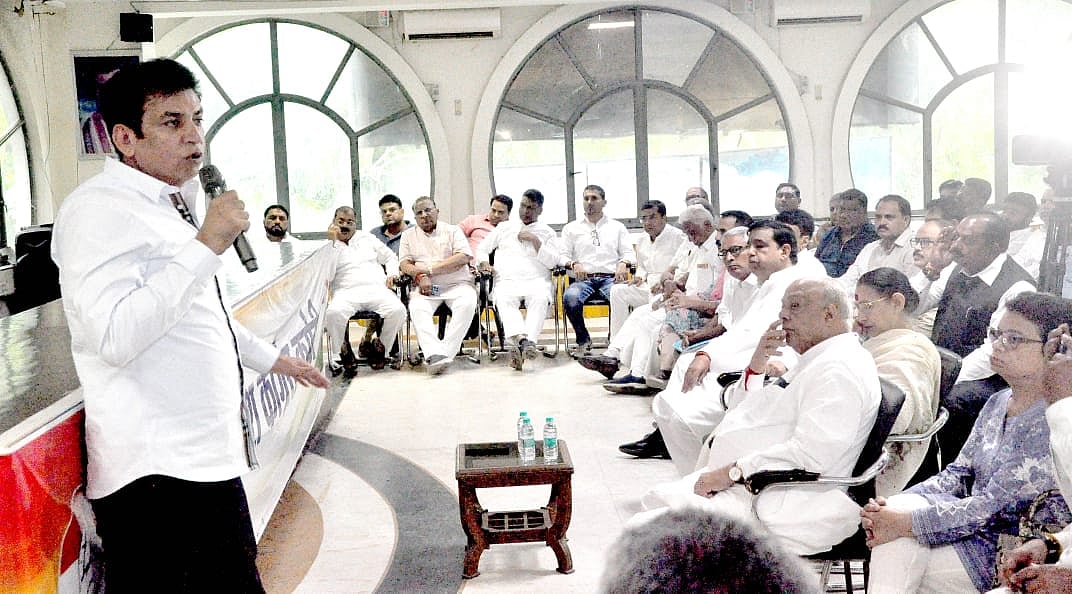 دہلی کانگریس دفتر میں چلائی گئی راہل گاندھی کی پریس کانفرنس والی ویڈیو، ووٹ چوری کے خلاف آواز اٹھانے کی اپیل