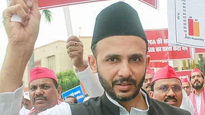 رکن پارلیمنٹ ضیاء الرحمن کو گھر کی ناجائز تعمیرات ہٹانے کے لئےانتظامیہ نے 30 دن کا الٹی میٹم دیا