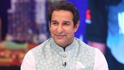 وسیم اکرم پر آن لائن جوئے کے پلیٹ فارم کی تشہیر کرنےکا الزام، مشکل میں پھنسے مایہ ناز گیند باز