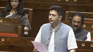 ’زخمی ہوں اس لیے خطرناک ہوں، جھوٹ کو بے نقاب کیا جائے گا‘، راگھو چڈھا نے عآپ لیڈران کے الزامات پر پیش کی صفائی