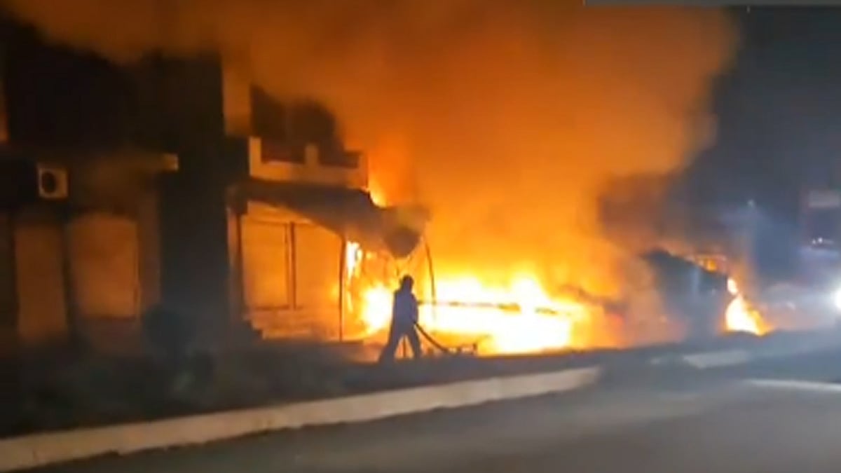 پنجاب میں ایل پی جی ٹینکر میں زوردار دھماکہ، کئی گھر اور دکانیں جل کر خاک، 2 کی موت، 100 لوگ جھلسے