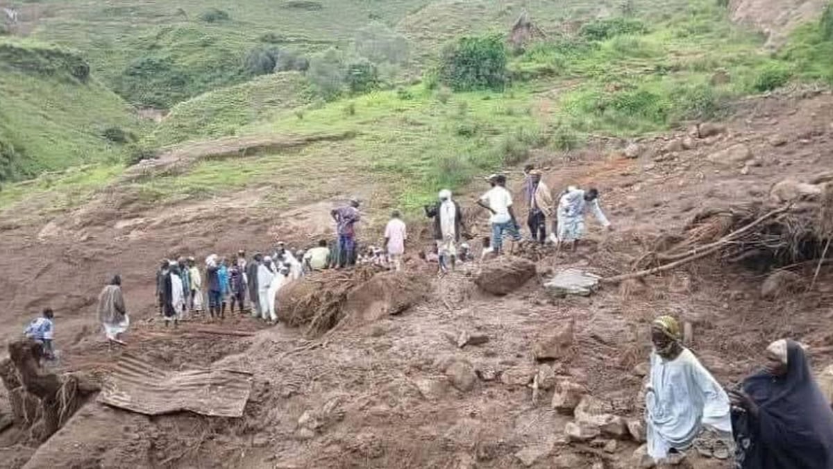 سوڈان میں قدرت کا قہر: لینڈ سلائڈ کے بعد ملبے میں تبدیل ہوا پورا گاؤں، 1000 لوگوں کی موت، صرف ایک بچہ رہا زندہ