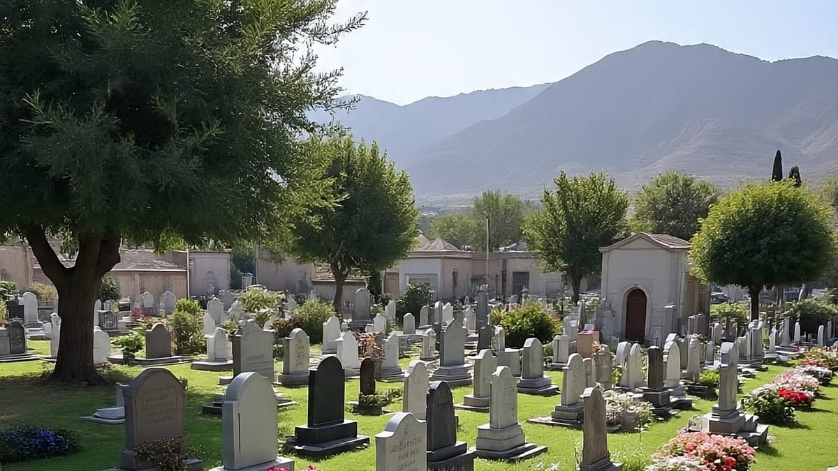 قبرستان پر ’پارکنگ لاٹ‘ بنانے جا رہا ایران، یہاں اسلامی انقلاب میں ہلاک لوگوں کی ہزاروں لاشیں ہیں دفن