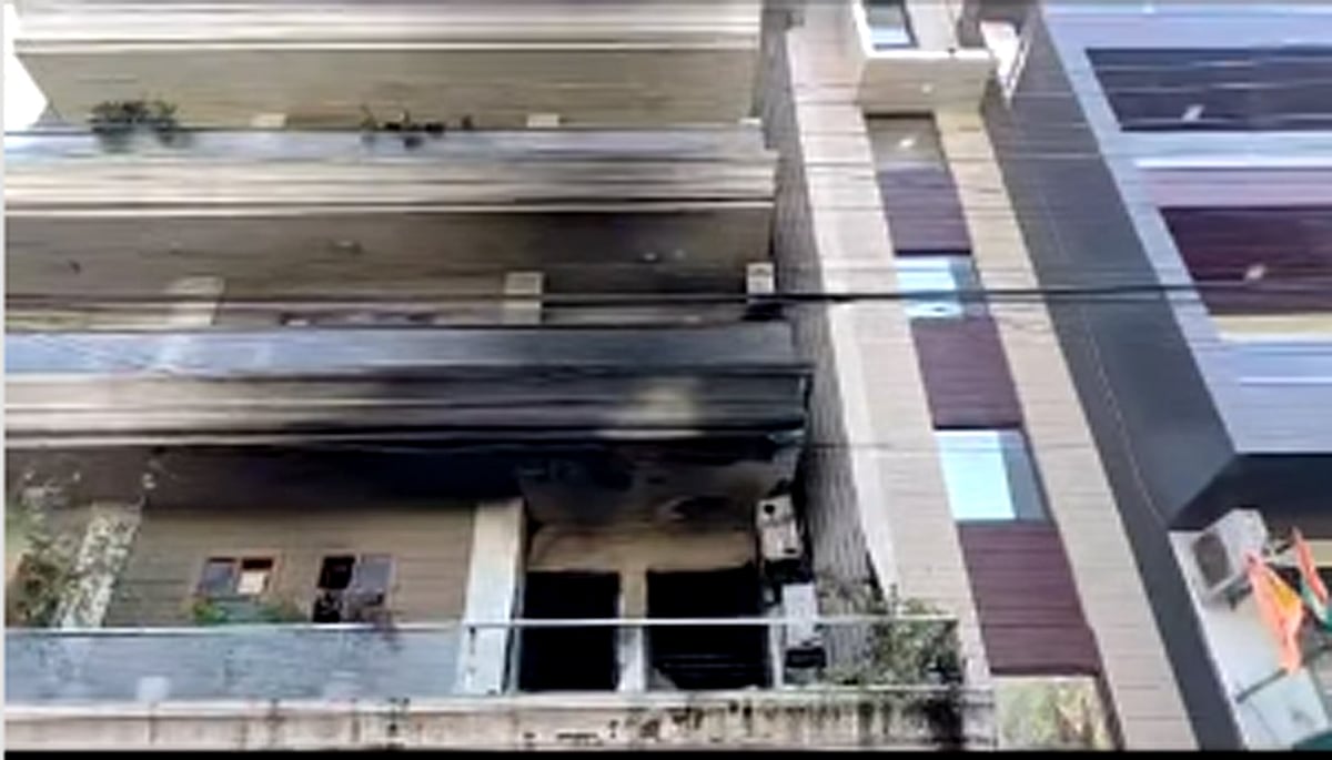 فرید آباد میں دردناک حادثہ، اے سی میں لگی آگ، دم گھٹنے سے شوہر-بیوی اور بیٹی کی موت