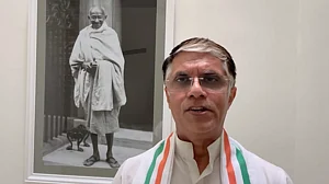 ’آر ایس ایس کے لیے سکہ ہی جاری کرنا تھا تو 60 روپے کا کرتے، جتنی پنشن ساورکر کو برطانوی حکومت سے ملتی تھی‘