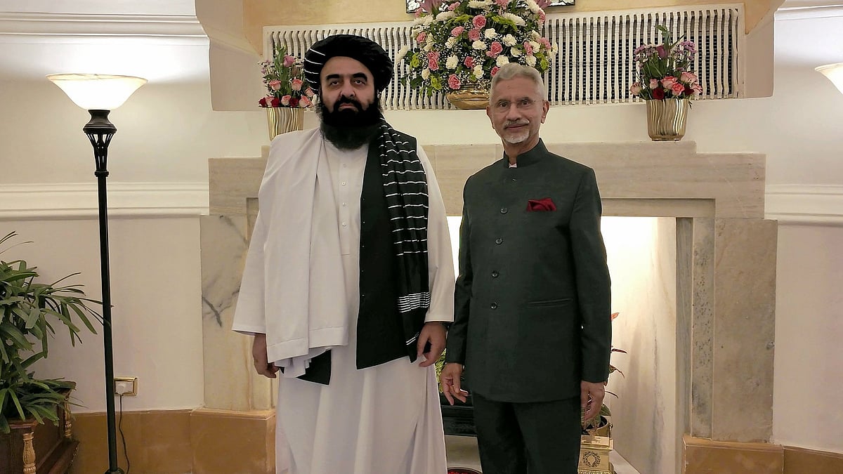 <div class="paragraphs"><p>ہندوستانی وزیر خارجہ ایس جئے شنکر کے ساتھ افغانی وزیر خارجہ امیر خان متقی، تصویر&nbsp;<a href="https://x.com/sidhant">@sidhant</a></p></div>