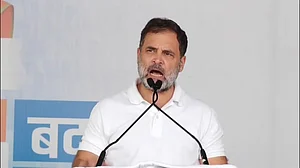 دبئی ایئر شو میں جنگی طیارہ تیجس تباہ ہونے پر راہل گاندھی کا رد عمل آیا سامنے، پائلٹ کی موت پر اظہارِ غم